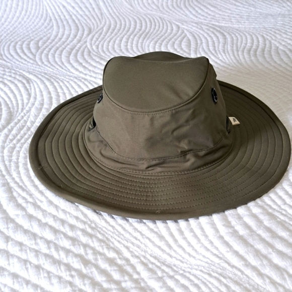NWOT Tilley Hat Olive Green  Small Medium - Picture 2 of 8